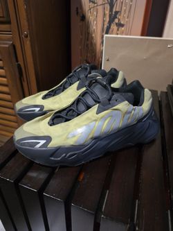 Adidas Yeezy Boost 700 Size 10