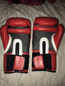 Supreme Everlast Boxing Gloves for Sale in San Jose, CA - OfferUp