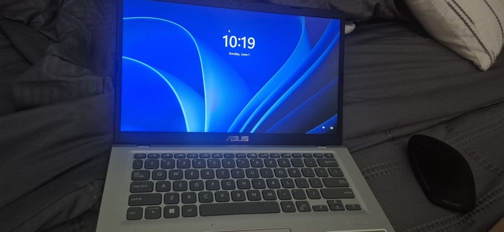 New ASUS VIVOBOOK