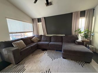 L shaped couch with chaise lounger