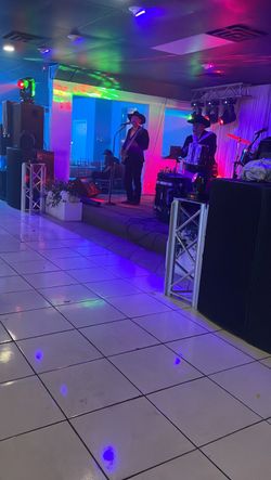 Fara Fara Y Grupo Disponibles