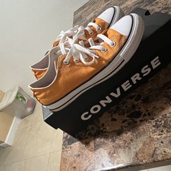 Women’s Converse Size 8 With Box 
