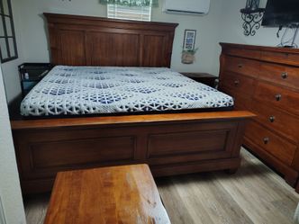 Kincaid king bedroom set with mattress