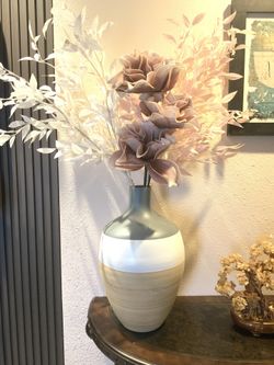 Artificial flowers ➕vases