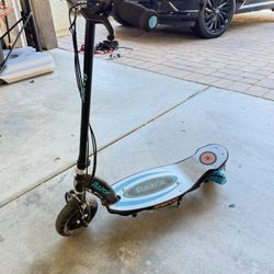 Razor E100 Electric Scooter 