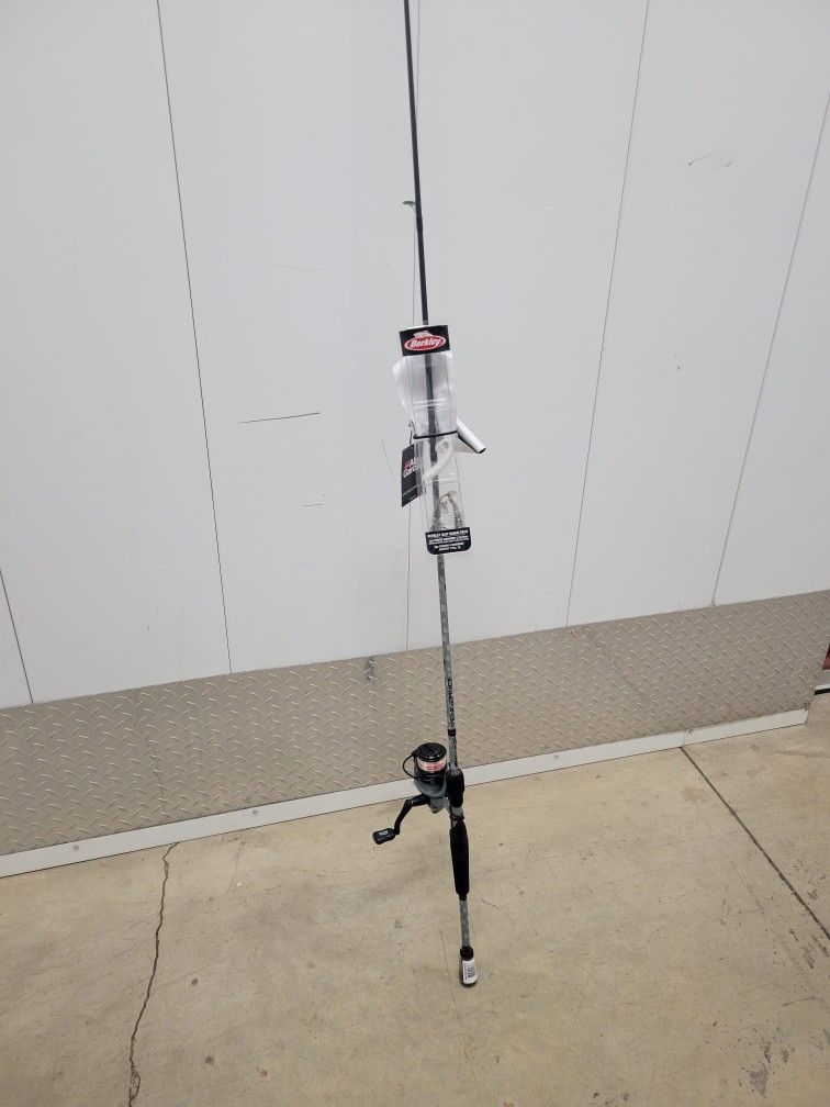 Abu Garcia 7’ Vengeance Spinning Combo Fishing Kit with Berkley Baits