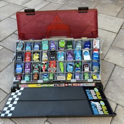 Disney Cars  Fan Stands Display Case + die-cast Cars