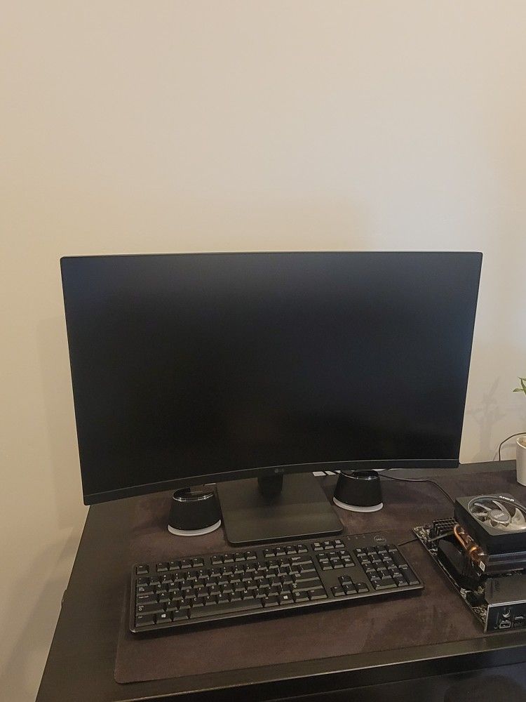 32 Inch Curved LG 32MR50C-B Monitor 