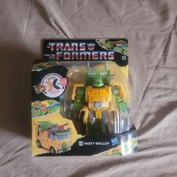 Transformers Teenage Mutant Ninja Turtles Collaborative 2024 Party Wallop Action Figure 
