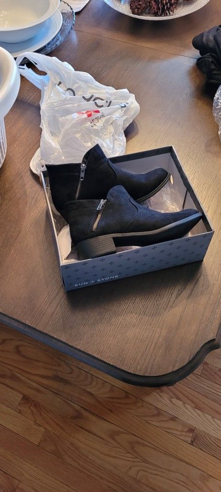 Womens Black Suede Booties Size 8 New