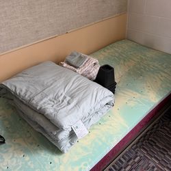 College Dorm Bed Bundle - Sheets, Comforter, Mattress Topper + Risers (Like New)