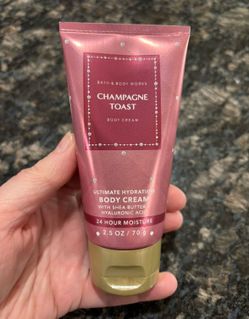 NEW BATH AND BODY WORKS CHAMPAGNE TOAST ULTIMATE HYDRATION BODY CREAM $5!