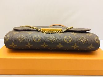 Authentic Louis Vuitton Favorite MM Monogram Canvas Crossbody Bag + Box for  Sale in Chandler, AZ - OfferUp