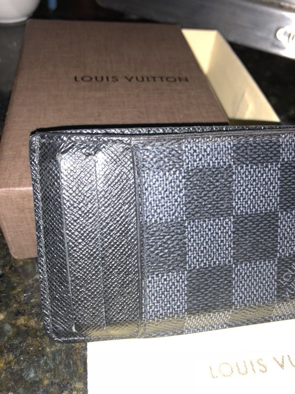 Louis Vuitton wallet NEO PORTE CARTES for Sale in Frisco, TX - OfferUp