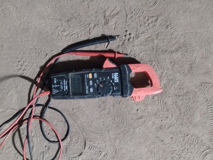 Klein Tools CL800 Clamp Meter