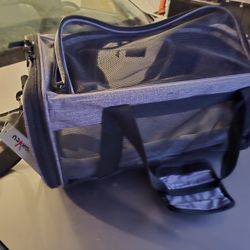 Wakytu TSA Approved Pet Carrier for Sm to Medium Cats & Dogs 5 Mesh Windows