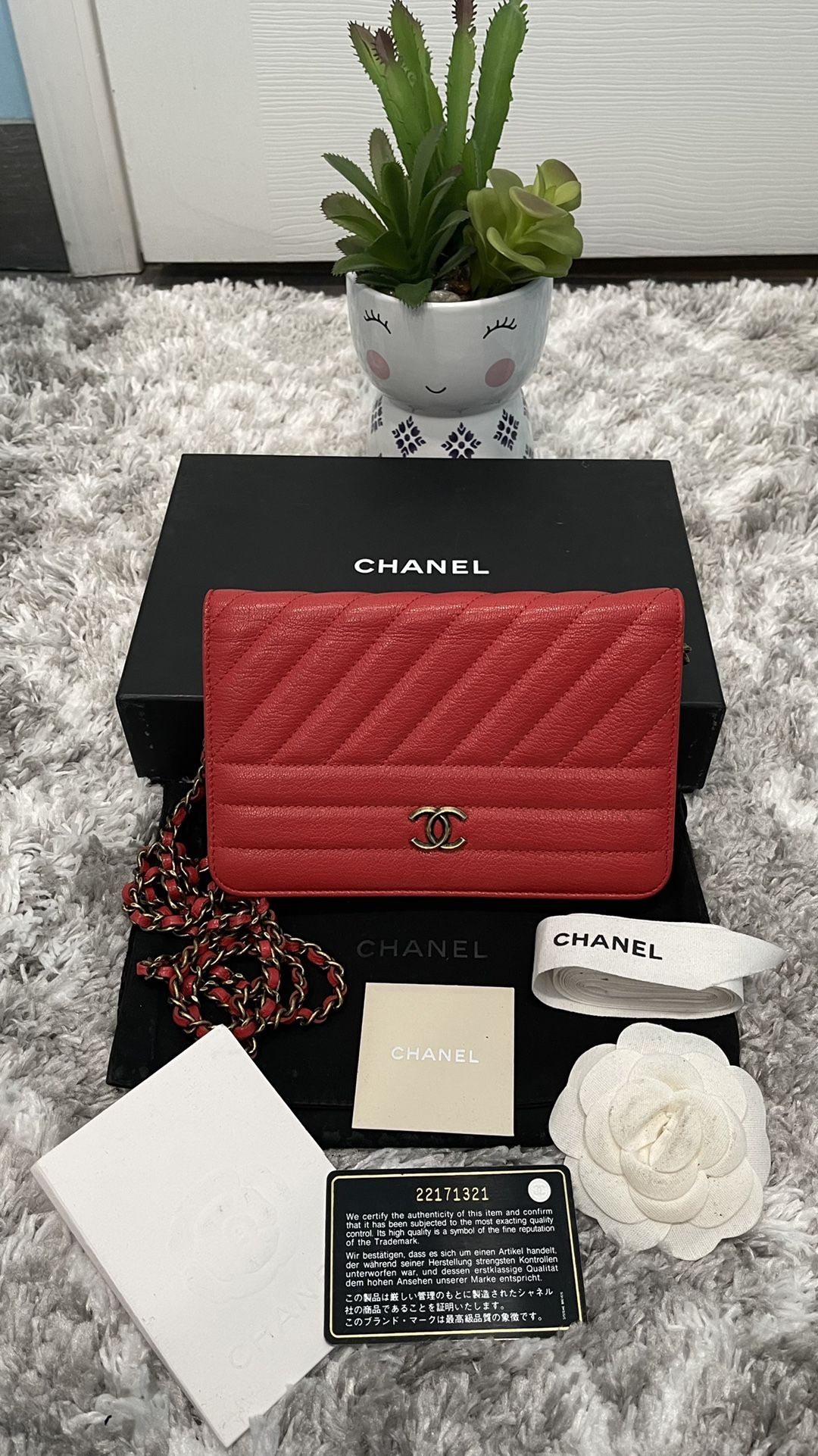 Authentic Chanel Mini WOC Wallet on Chain Caviar Leather Cross Body Bag Please Cheack More Pictures Show Shape