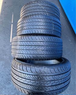 235/55/18 Continental Selling a set of 4 tires in excellent condition š«”