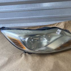 2012-2014 Ford Focus Left Driver Headlight