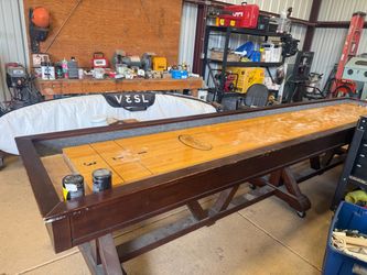 Shuffle board table