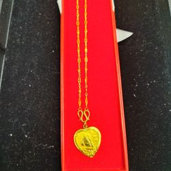 24 Karat Pendant Chain