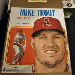 Mike Trout. 2019 Topps Heritage Poster exclusive- Box Loader 1970 #31 /70. Rare 