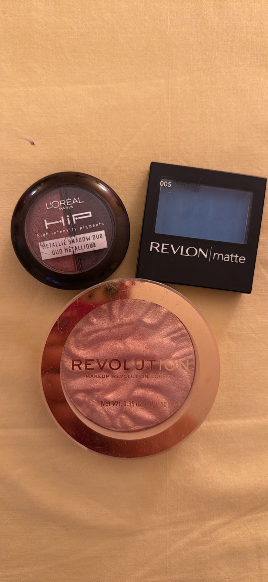 Eyeshadow and highlighter