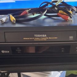 VCR $10 And 2 BLUERAY DVDplayer  $20 Each