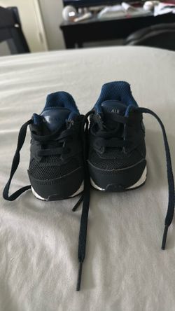 Kids Nike air max blue and white