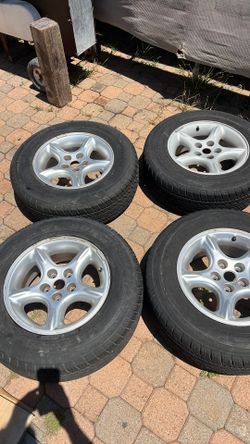 Jeep wheels and tires