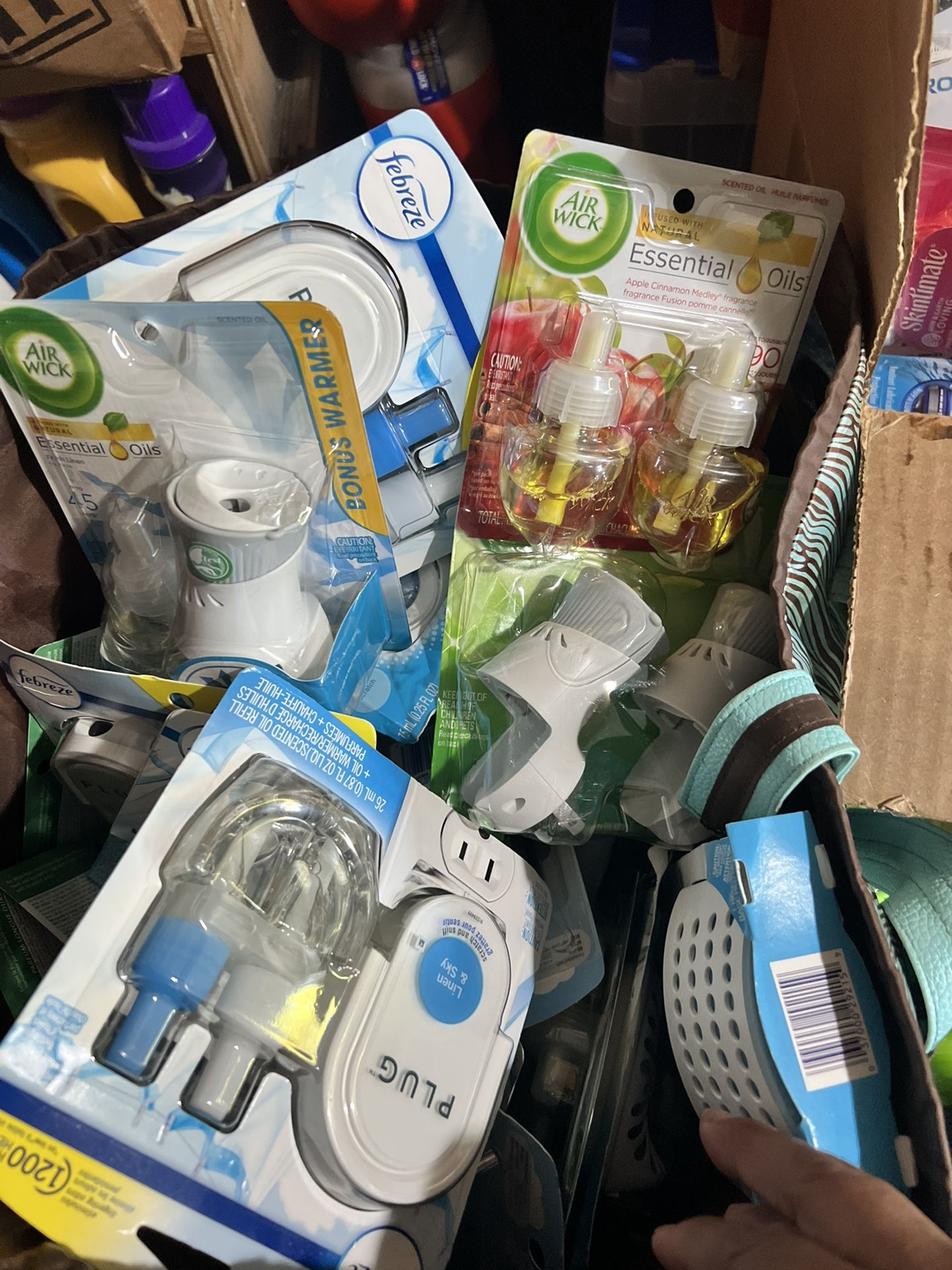 Shampoo $2. Y De A $3. 3x$10.Rastrillos 3x$10Aromas Para La Casa Febrezee Y Air Wick 3x$10.Cremas Para Cuerpo 2x15Desodorantes 3x$10. Más