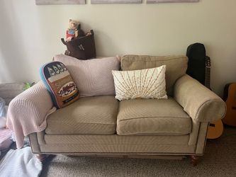 Classy couch great condition
