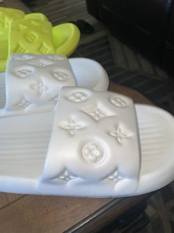 Slides Monogram