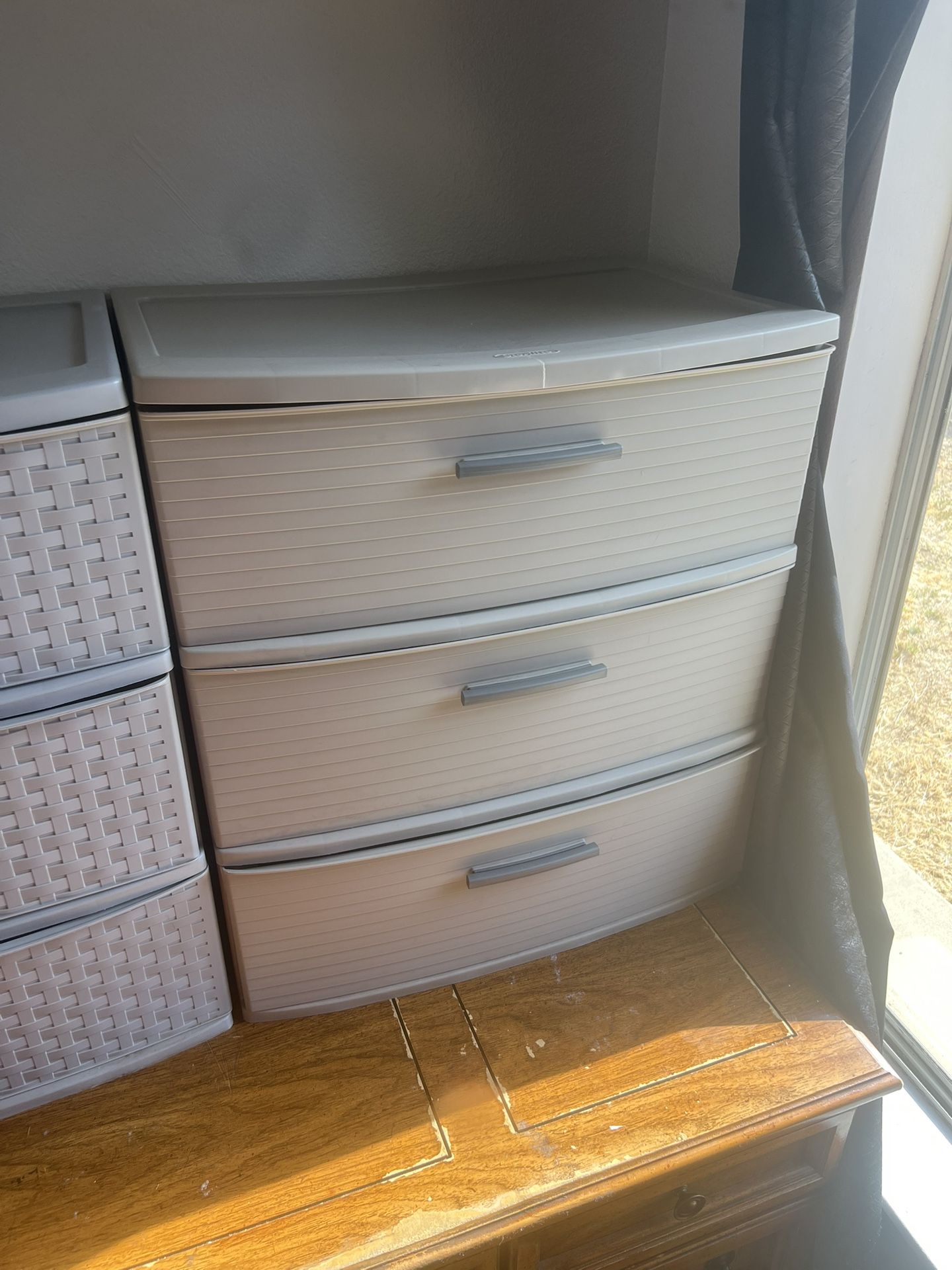 2 Plastic Long Drawers