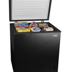 Arctic King Mini Freezer 5.0 cu Ft