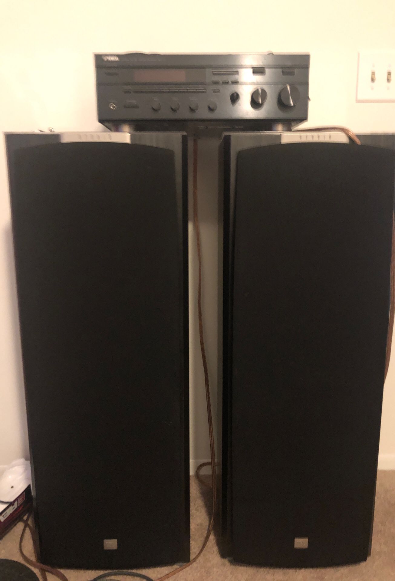 JBL Speakers * Includes monster cables / Clean Stereo Receiver