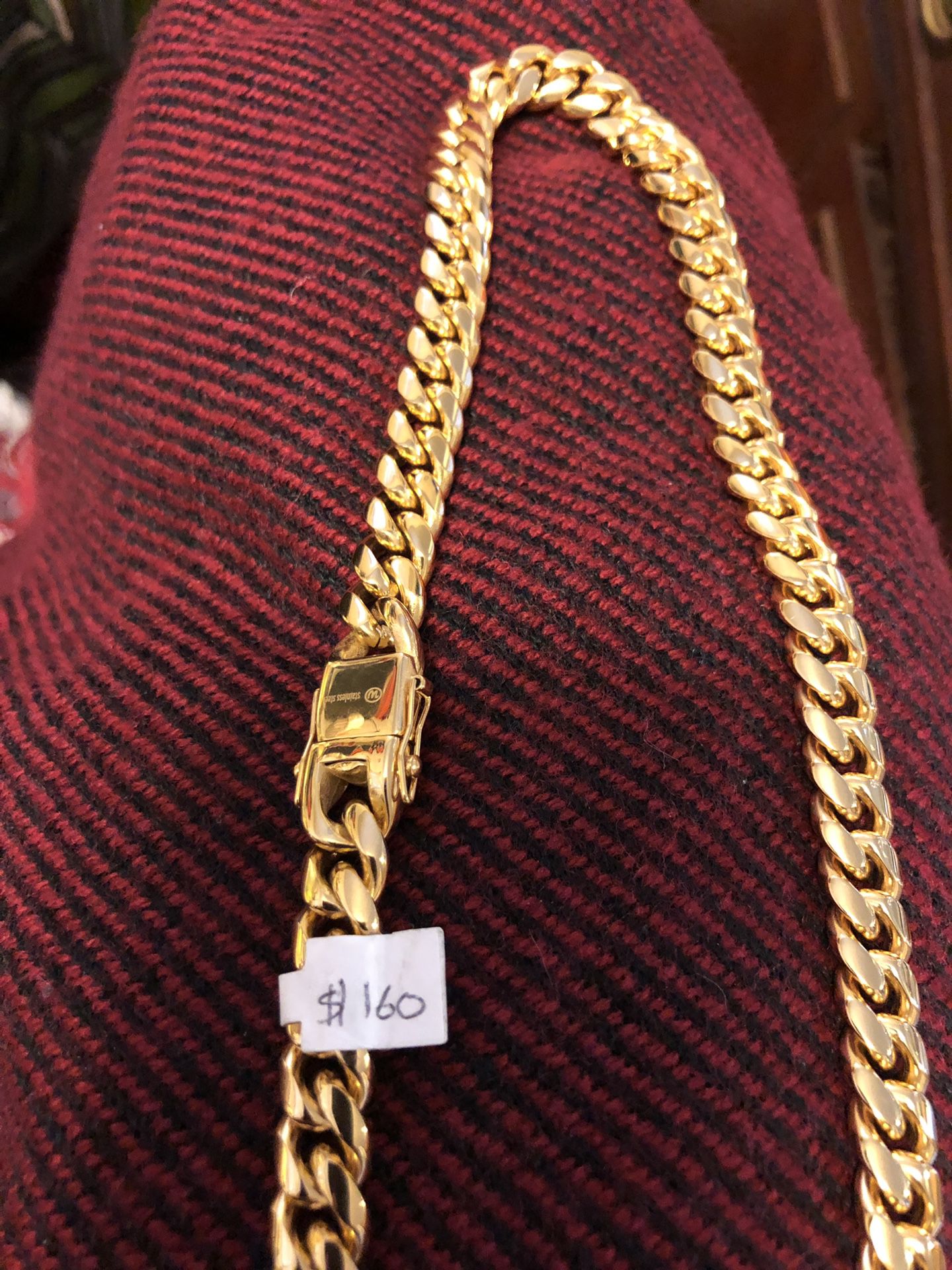 New Gold plated chain very good quality