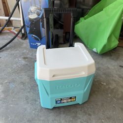 blue igloo wheel cooler 
