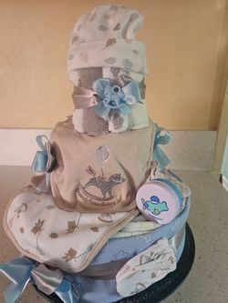 3 TiervDiaper Cake boy 0-6 mos.w/2 receiving blanket