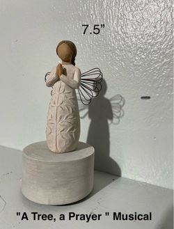 Willow Tree "A Tree, a Prayer " Musical Figurine 7.5"