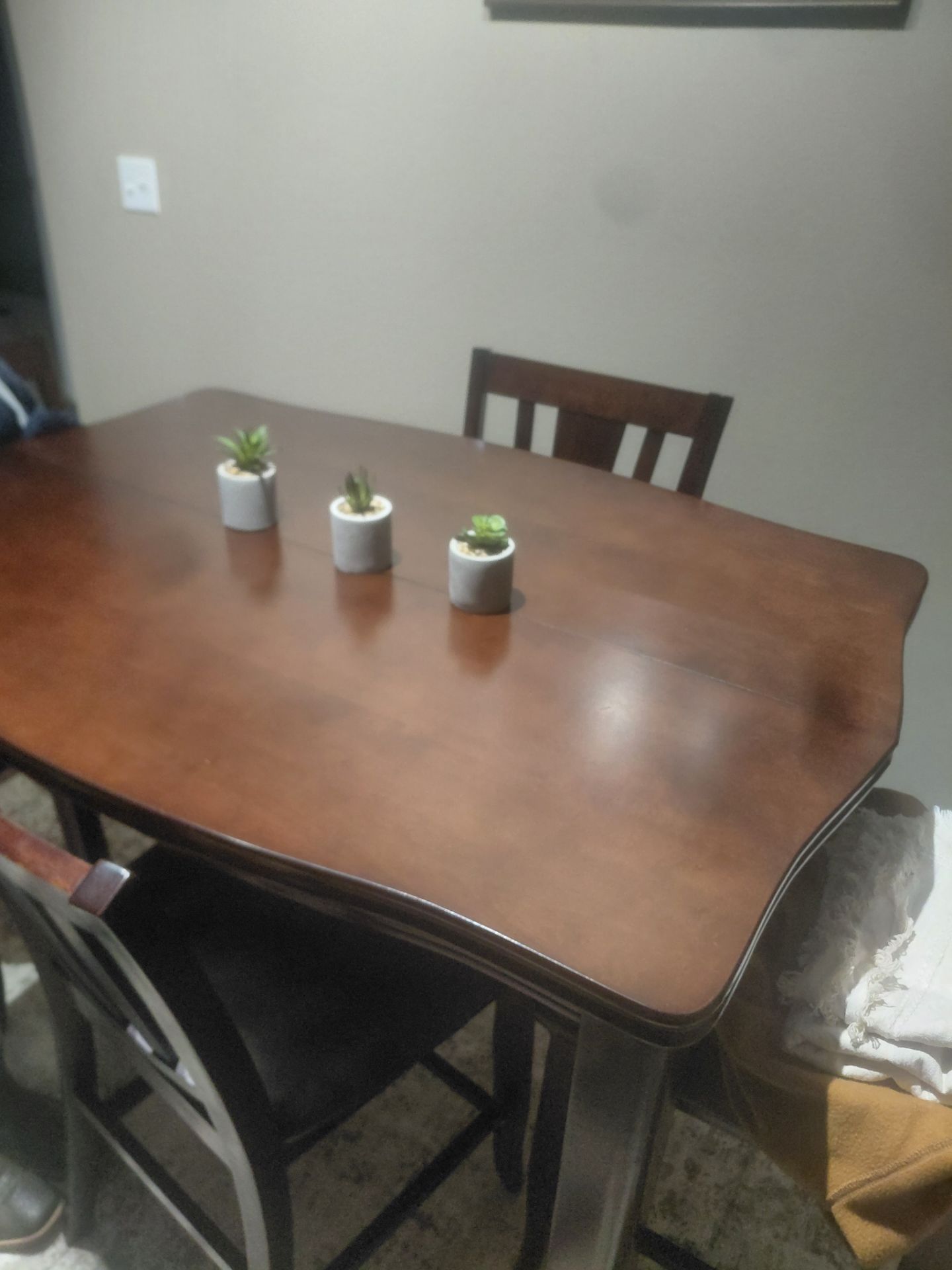 Dining room table