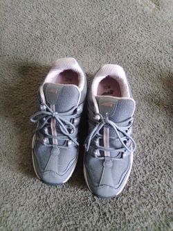 Avia Women's Gray Sneakers Size 10W