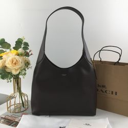Coach Handbags. Shoulder Bags