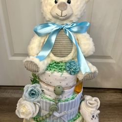 Teddy Bear Hugs Diaper Cake