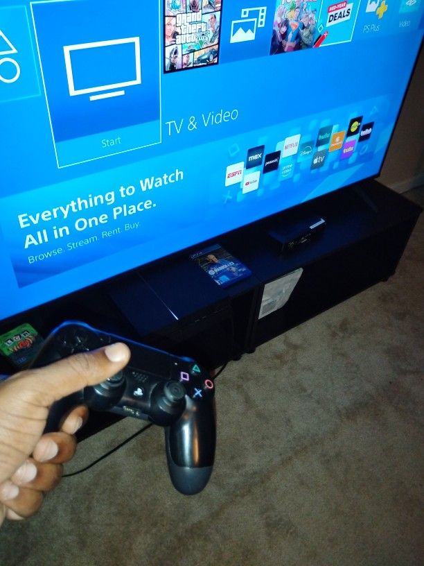 PS4 CONSOLE