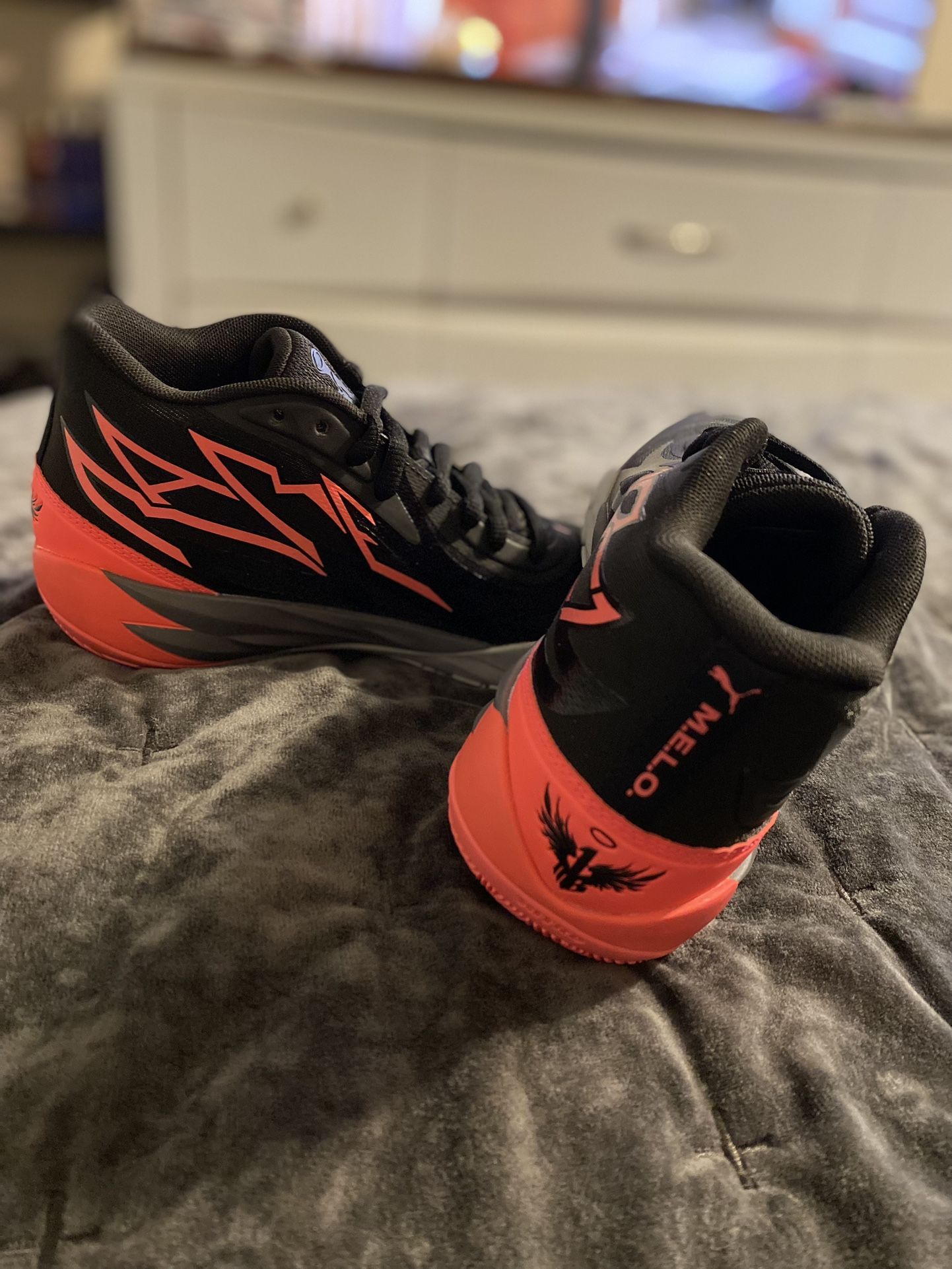 Lamelo ball 0.2 mb nitro YOUTH SIZE 6