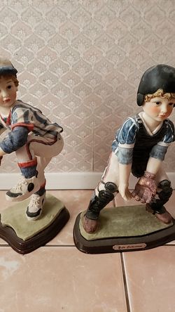 16 in Baseball figurine Pitcher and Catcher. No chip