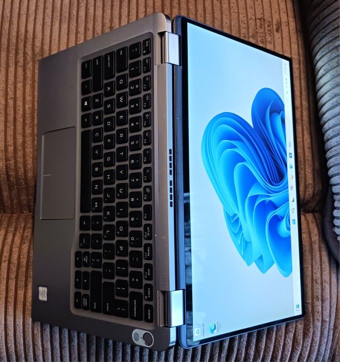 Touchscreen Dell Latitude 2 In 1 Laptop/Tablet Intel Core I7-8665u 16 GB RAM 256 GB SSD Windows 11 Professional