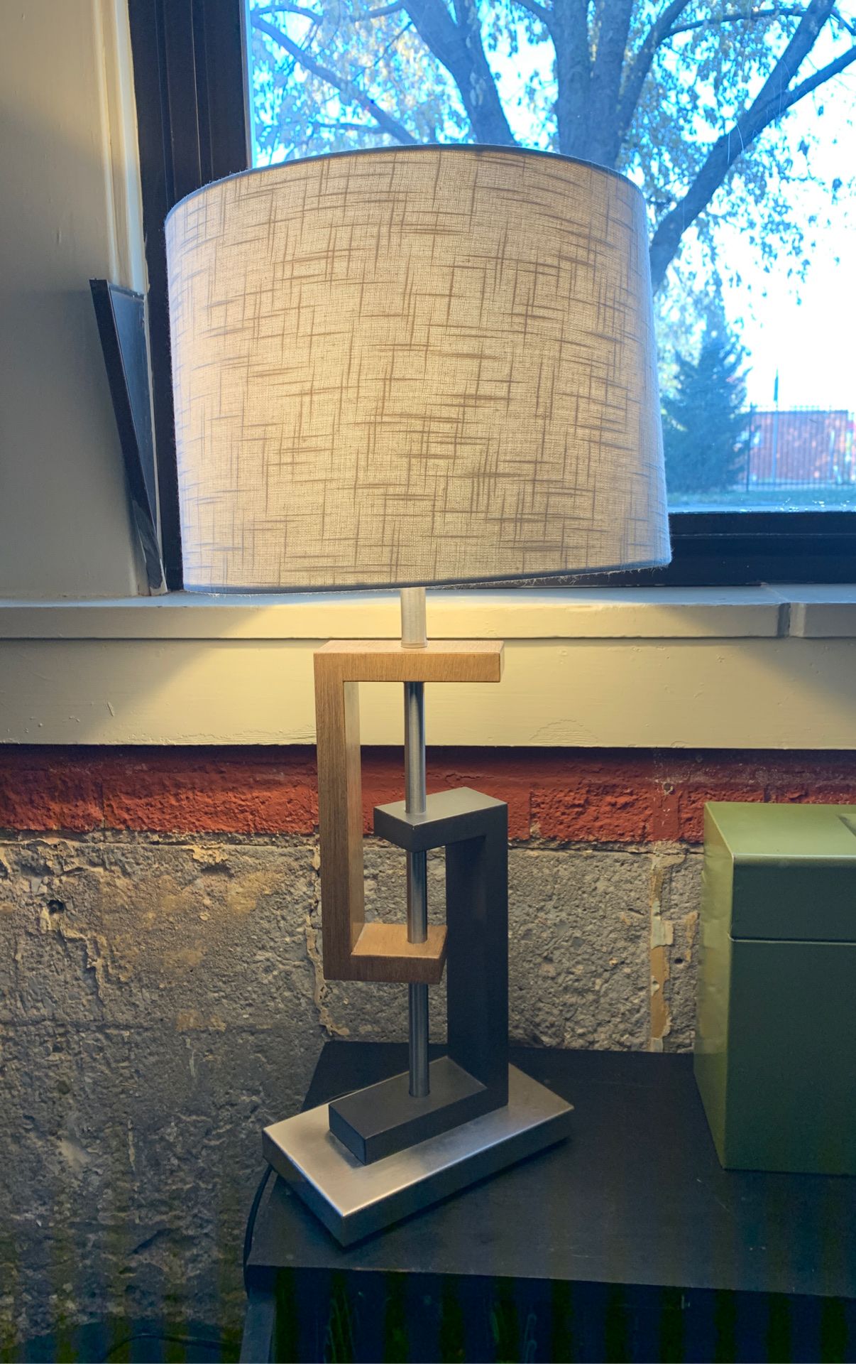 Table lamp