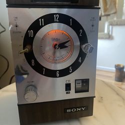 Vintage Sony 7FC-89W Touch Command Clock Radio WORKING – AM/FM – 1970s Woodgrain